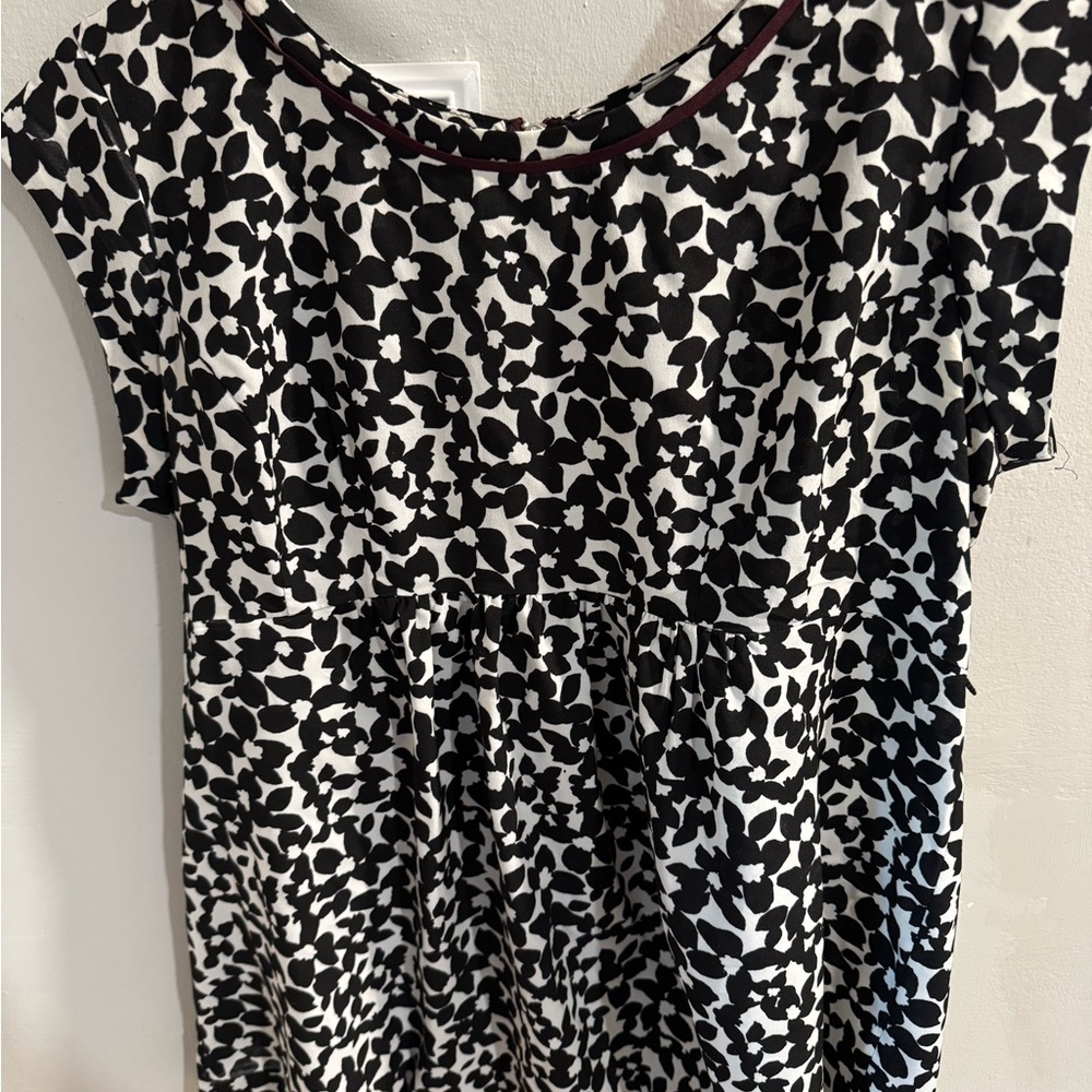 Black and White Patterned Women's Top